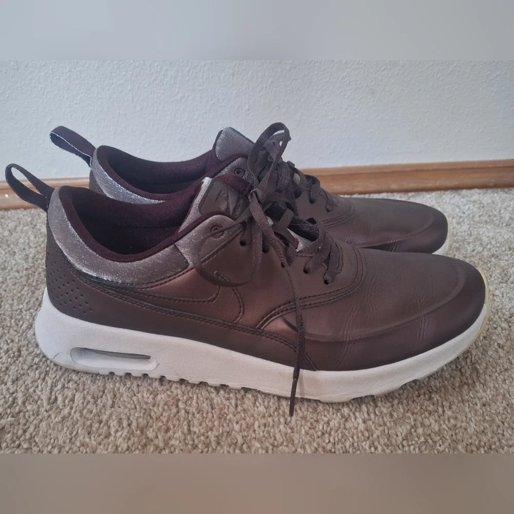 Nike Air Max Thea Premium Metallic Mahogany Sneakers Womens  Size 9.5